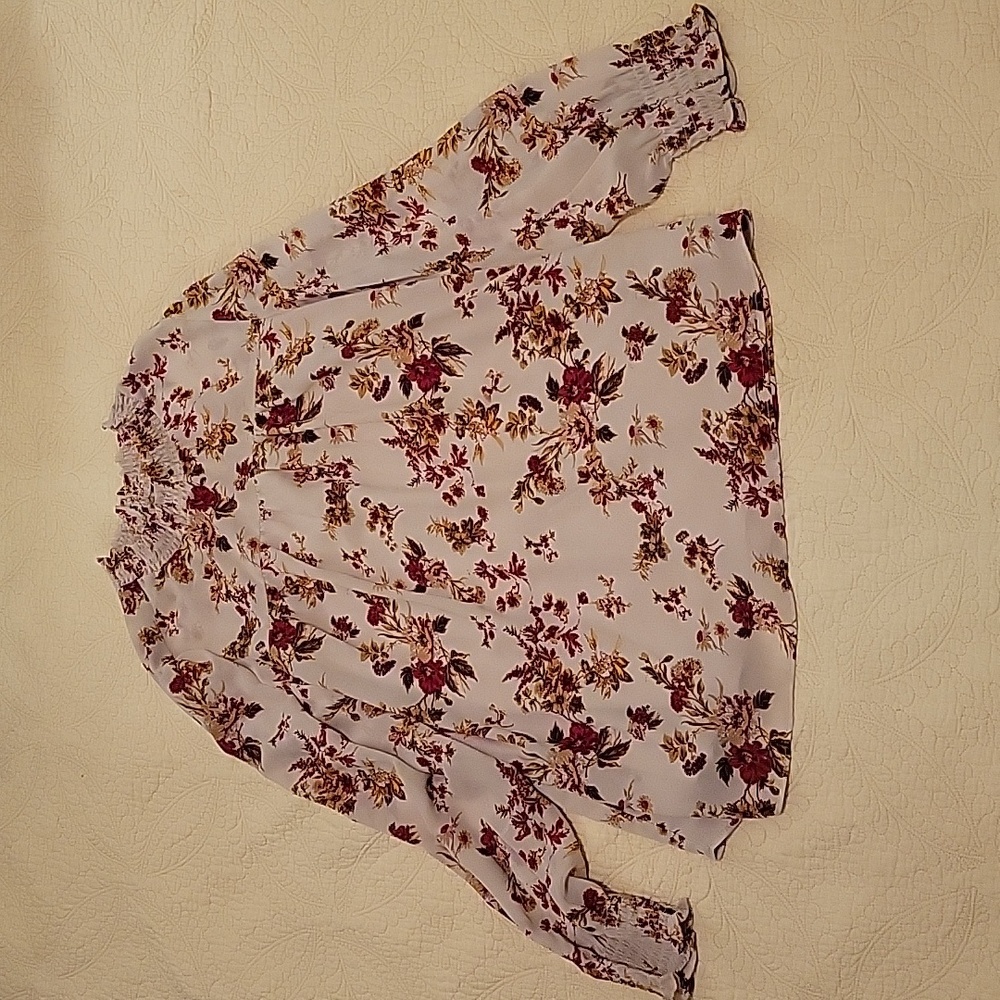 Neutral Tone Floral Blouse. Size Small.